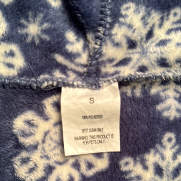 Blue Snowflake Pet Robe - Picture 4 of 4